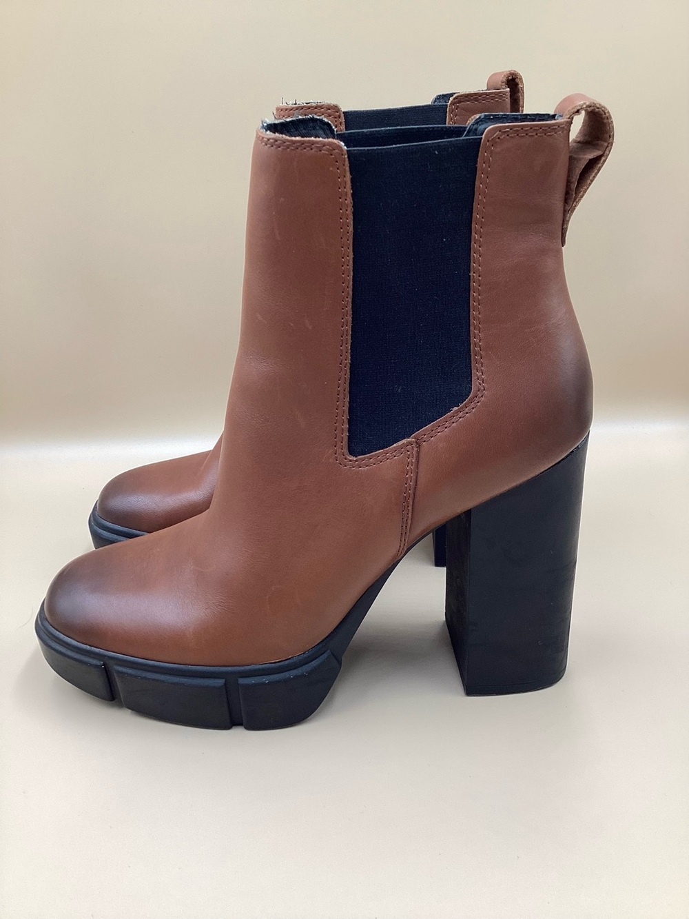 Steve Madden Women Revised Cognac Leather Platform Chelsea Boots size 8.5 🔥 EUC!